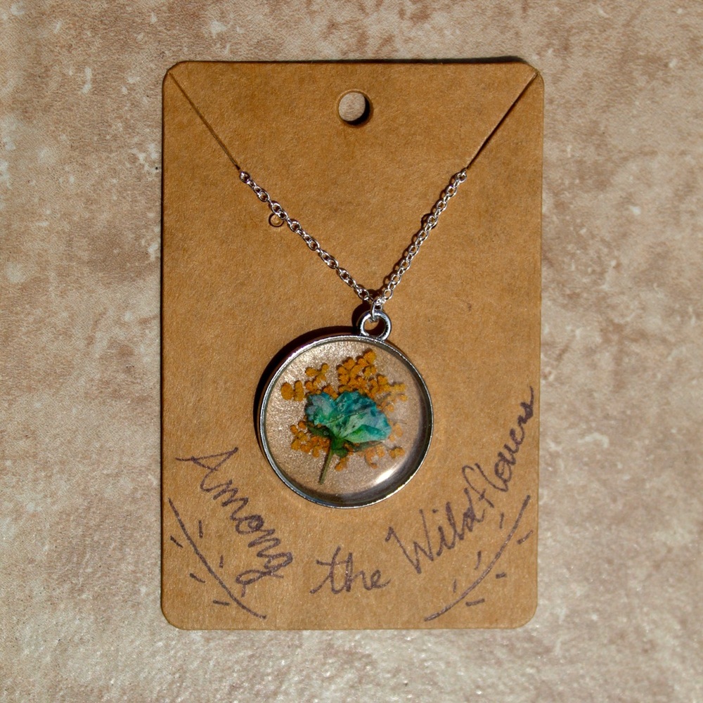 TURQUOISE ROSE & ORANGE QUEEN ANNE'S LACE NECKLACE